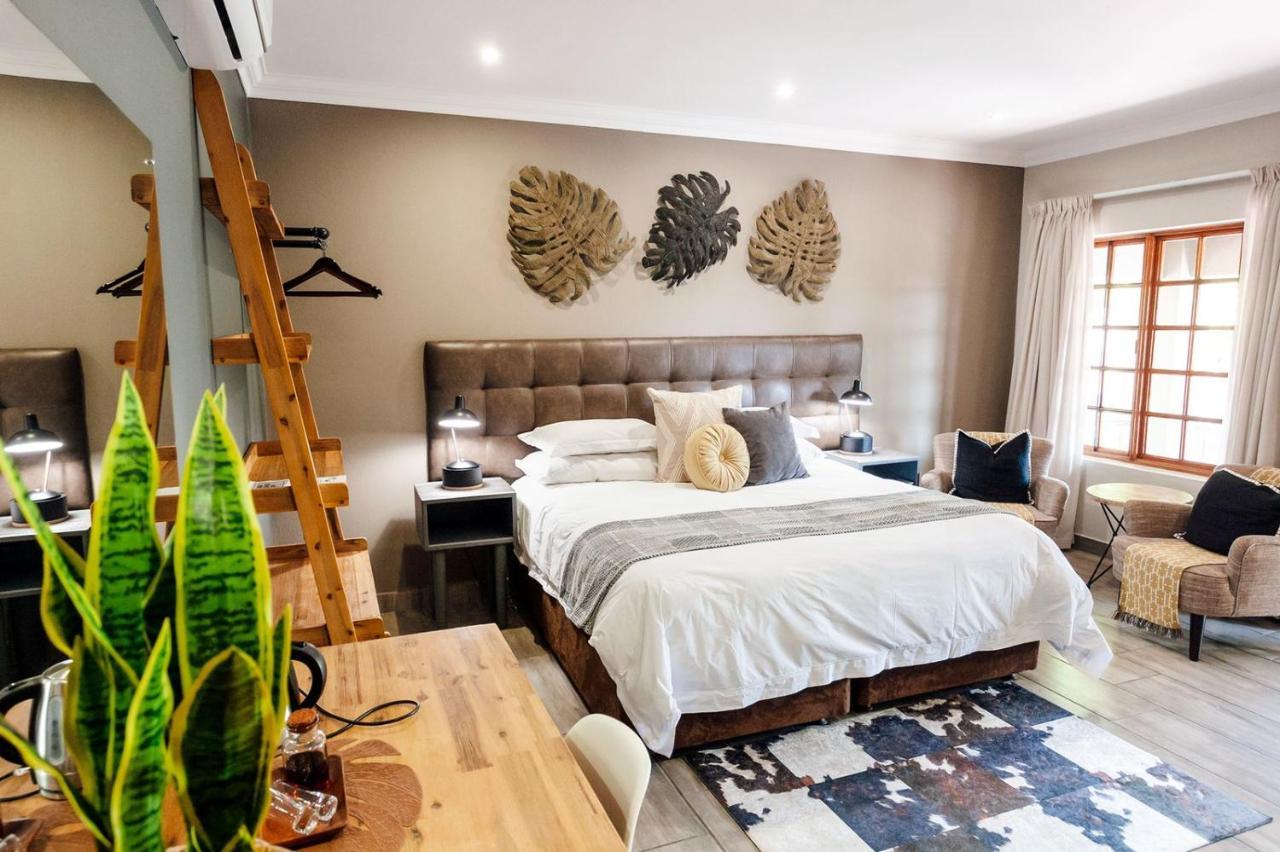 Lowveld Living Guesthouse Mbombela Екстер'єр фото