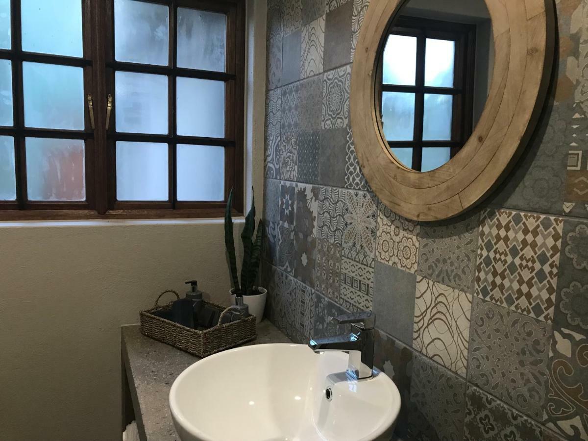 Lowveld Living Guesthouse Mbombela Екстер'єр фото